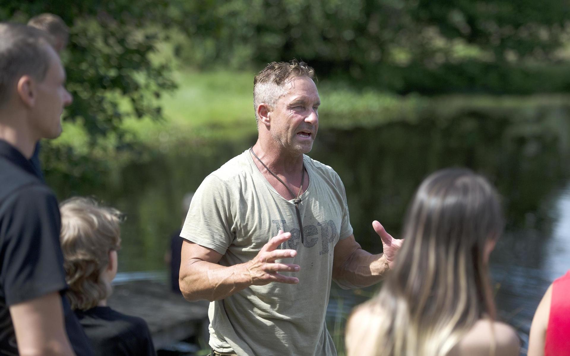 Nick Söderblom, hallänning och f.d. Robinson-deltagare, leder sommarens Wild Camp.