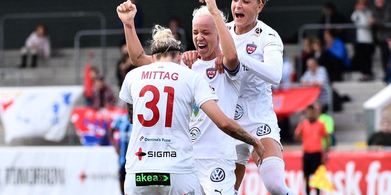 Rosengårds Anja Mittag, med ryggen vänd mot kameran, och Caroline Seger, i mitten, är två av stjärnorna som har återvänt till allsvenskan på senare år. Arkivbild.