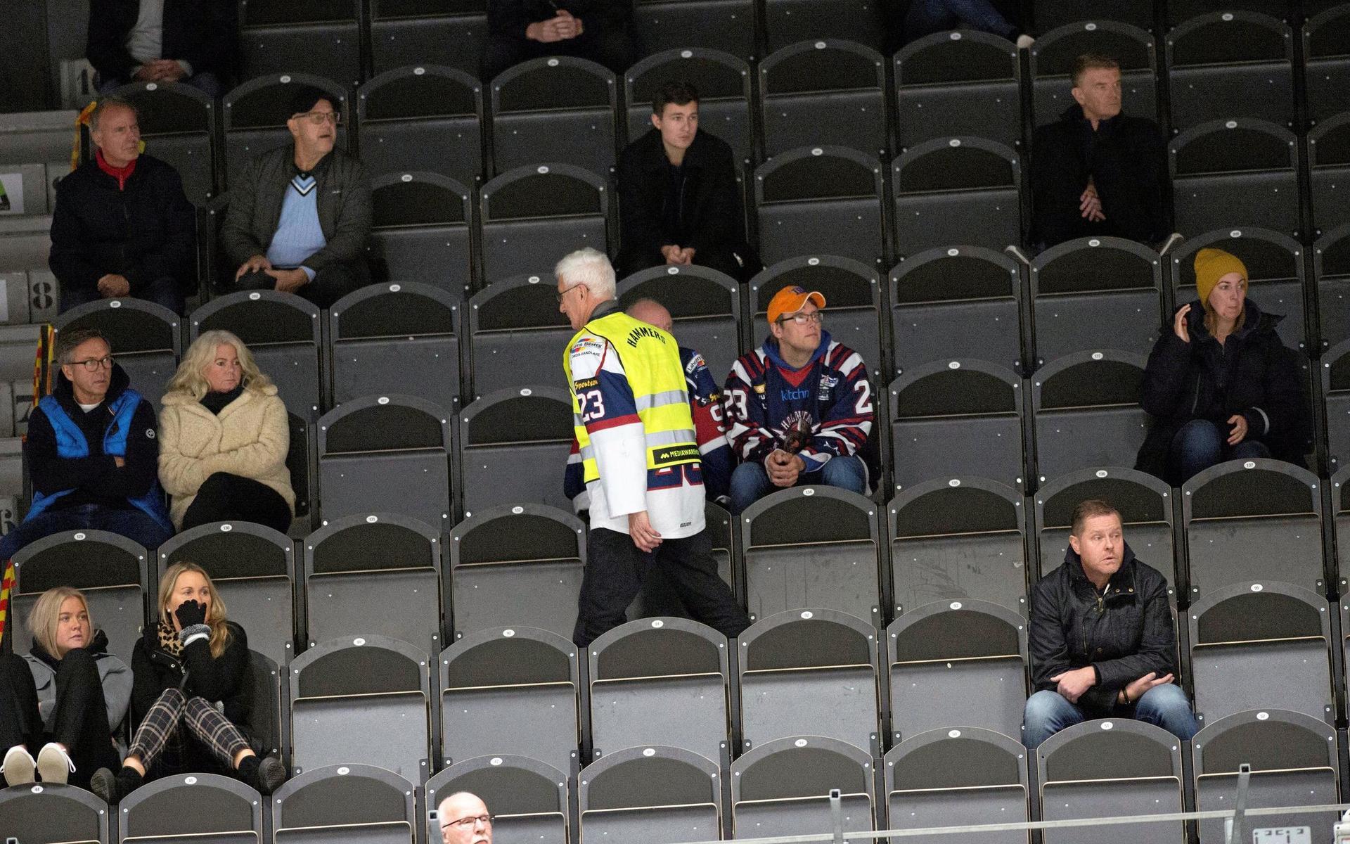 Publik på plats i Halmstad arena.