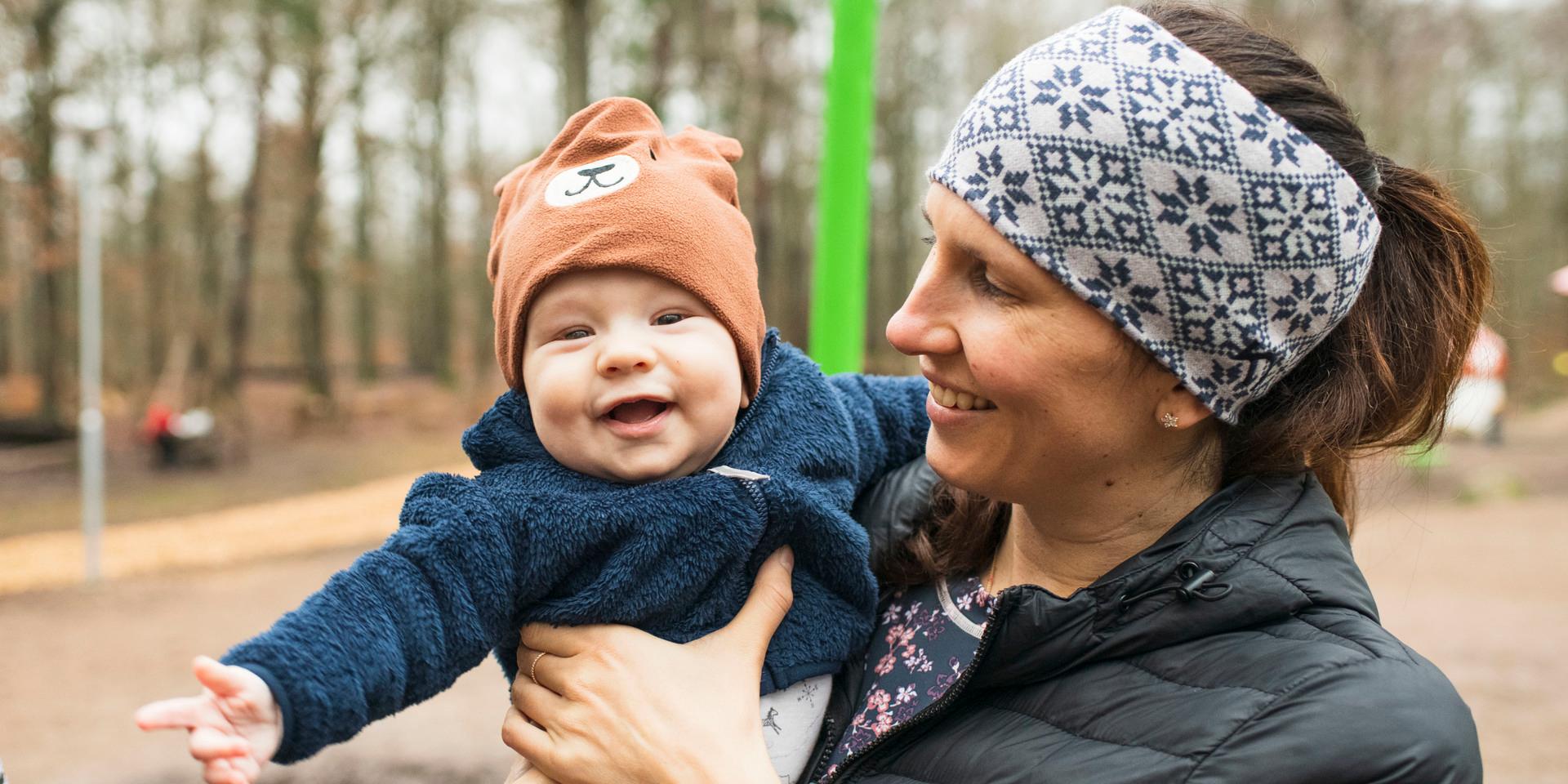 Charmtrollet Alexander är mamma Sofia Arvidssons nya guldklimp.