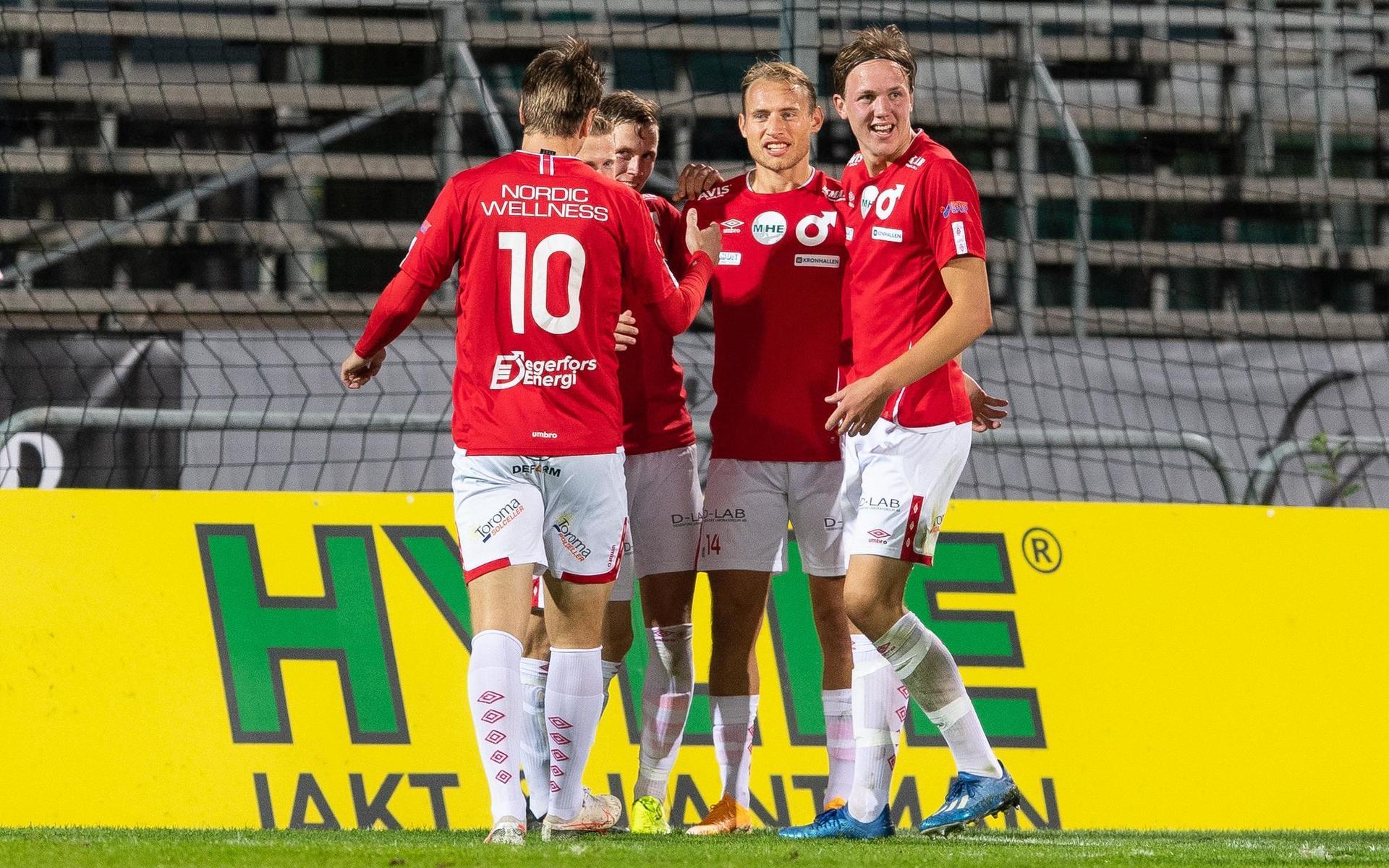 Degerfors spelare jublar. Bild: Krister Andersson/Bildbyrån