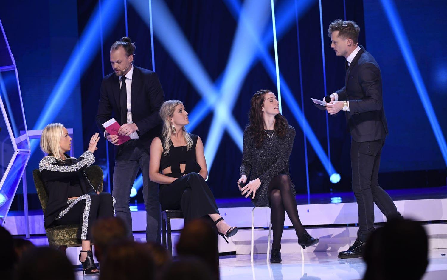 2016 skojade trolleriduon med Caroline Seger, Olivia Schough och Lotta Schelin under Fotbollsgalan i Globen i Stockholm.