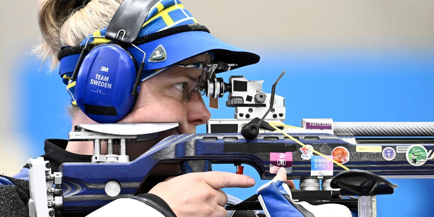 Sveriges Anna Benson i finalen på luftgevär, 10 m stående.