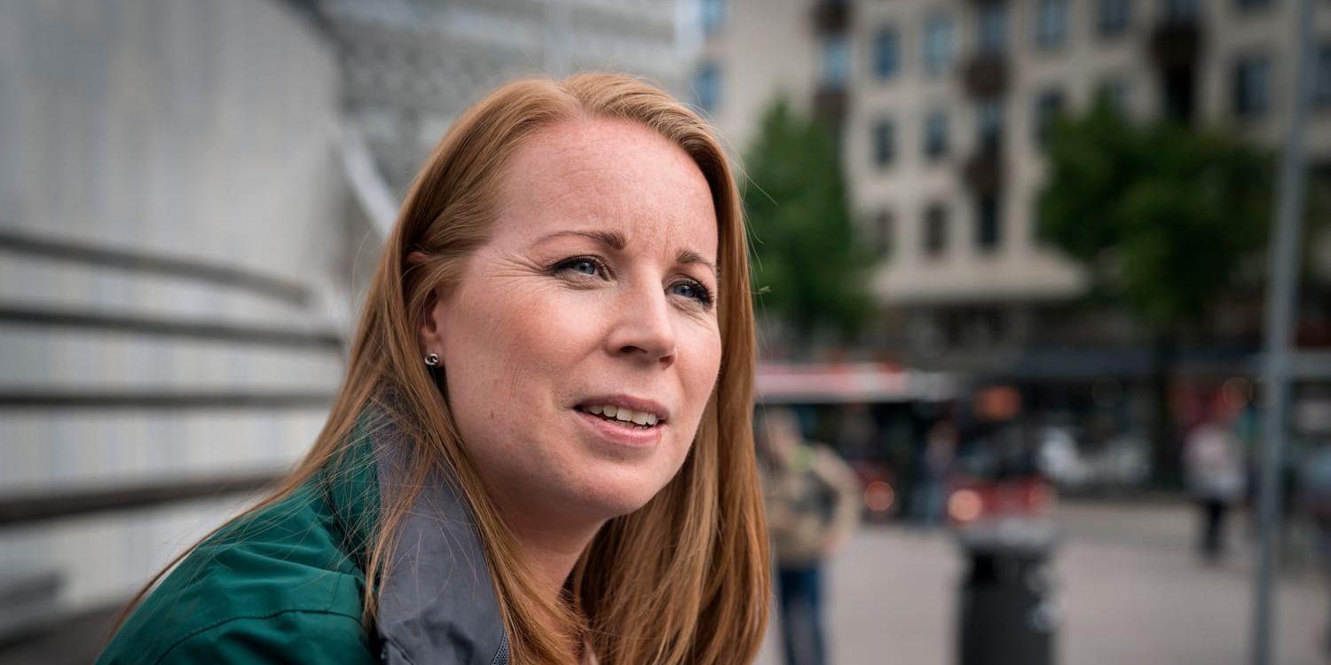 ”Det är många förståsigpåare nu som dömer ut Annie Lööfs position som orealistisk.”