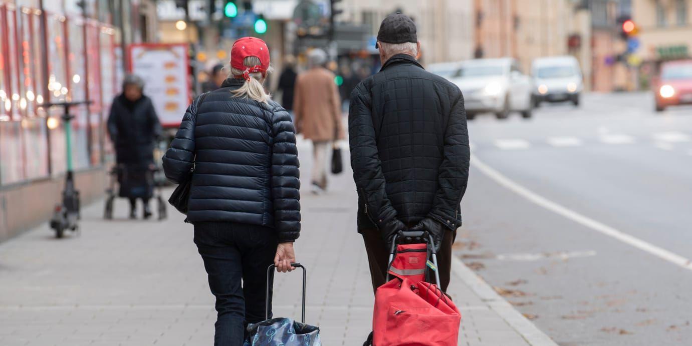 ”Omkring en halv miljon av Sveriges pensionärer kommer att få 1 000 kronor mer i plånboken och totalt får en miljon pensionärer del av förbättringarna.”