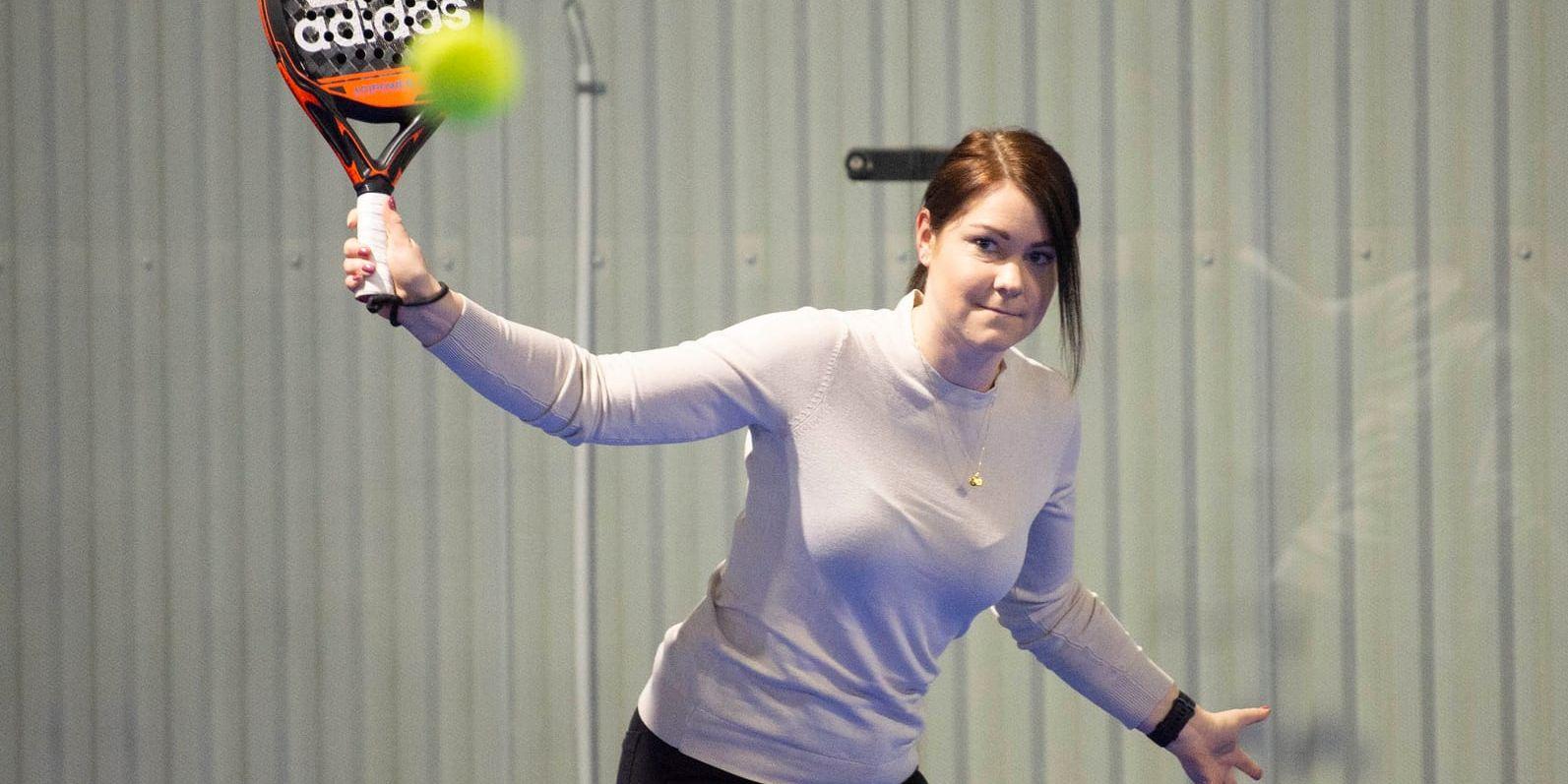 Linnea Larsson har hållit på med padel sedan tre år tillbaka.