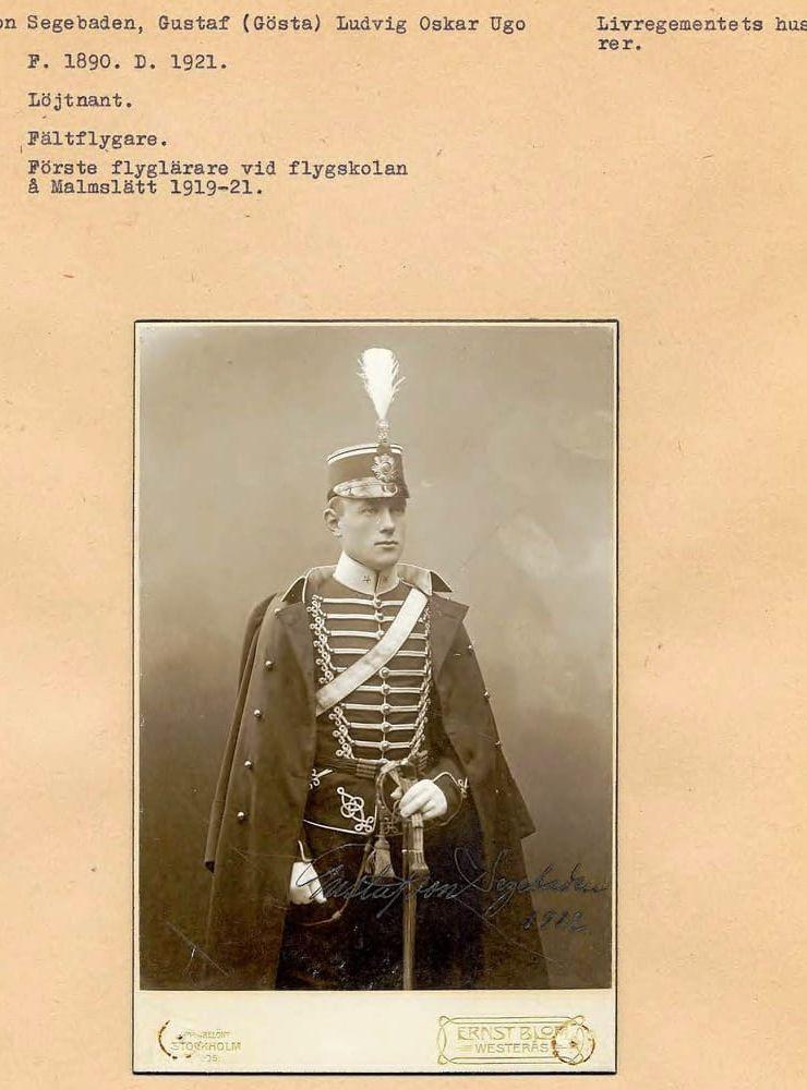 Detta porträttfoto av Gustaf von Segebaden, född 1890-01-13 i Harplinge, finns bevarat i Riksarkivet.