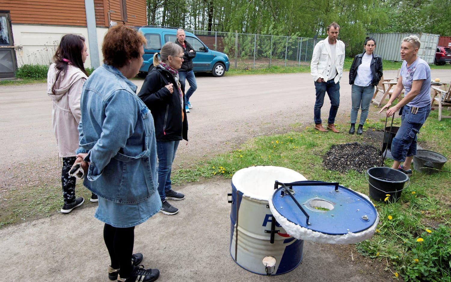 En av höjdpunkterna på Viltsnoks alternativa konstrunda brukar vara Raku-bränning, vilket är en japansk keramikteknik. I år fick man dock livesända processen med tanke på pandemin.