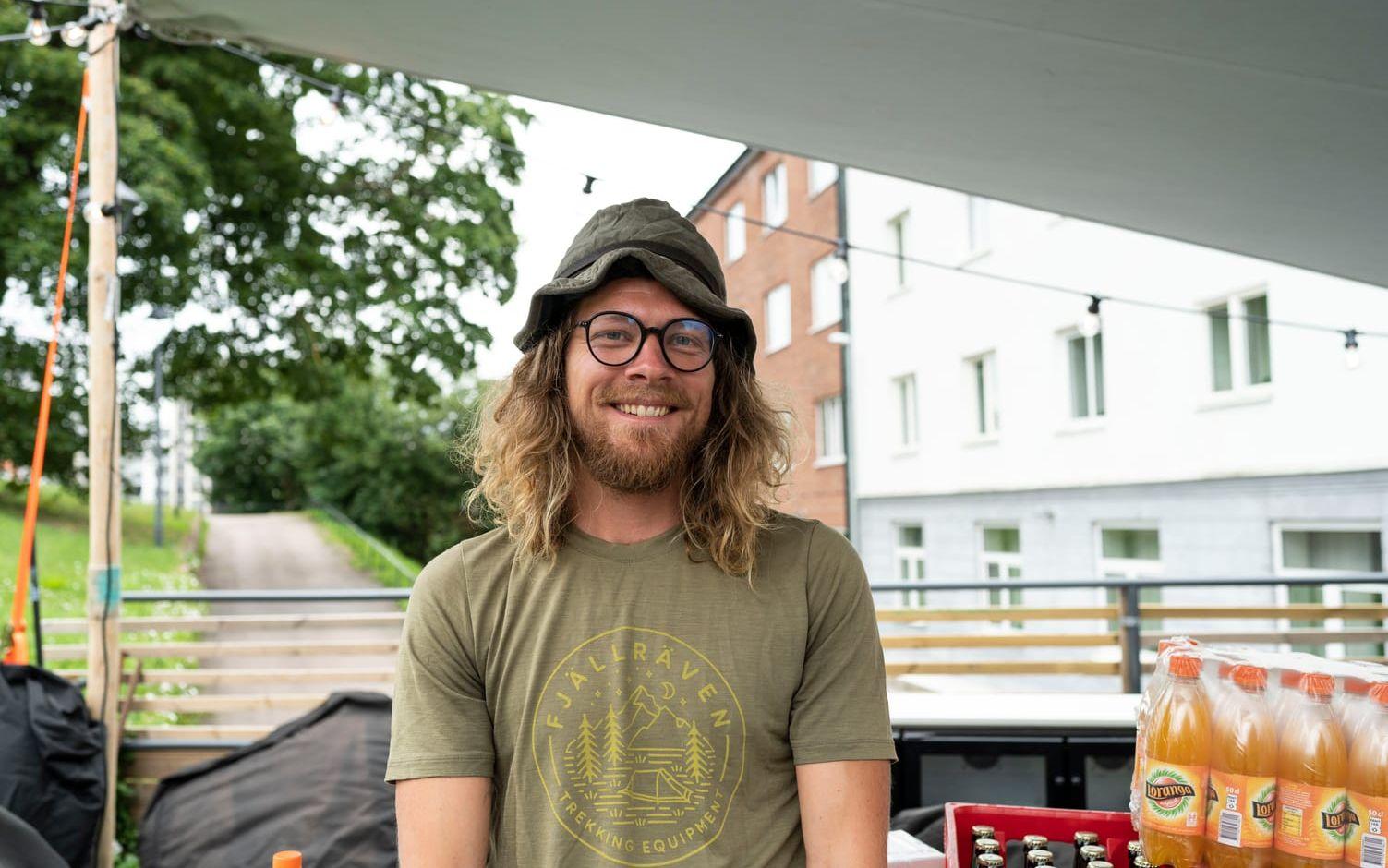 Förberedelserna inför öppnandet av Pop-up restaurangen Munchies. 