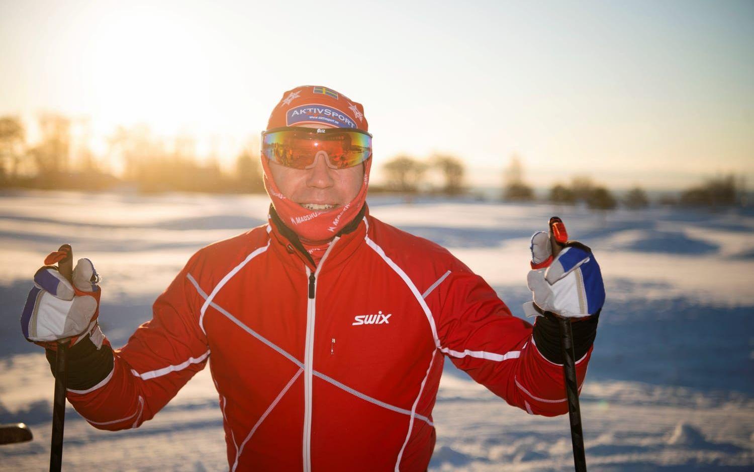 För fem år sedan var Mikael Kulanko cancersjuk och tvingades till operation. Nu ska han köra 18 mil från Mora till Sälen tur och retur under ett dygn.