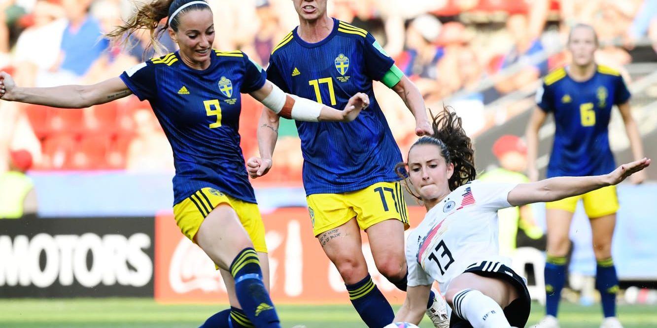 Med en säkrad OS-plats 2020 anser Kosovare Asllani att Caroline Seger och de andra veteranerna borde vänta på sin pension.