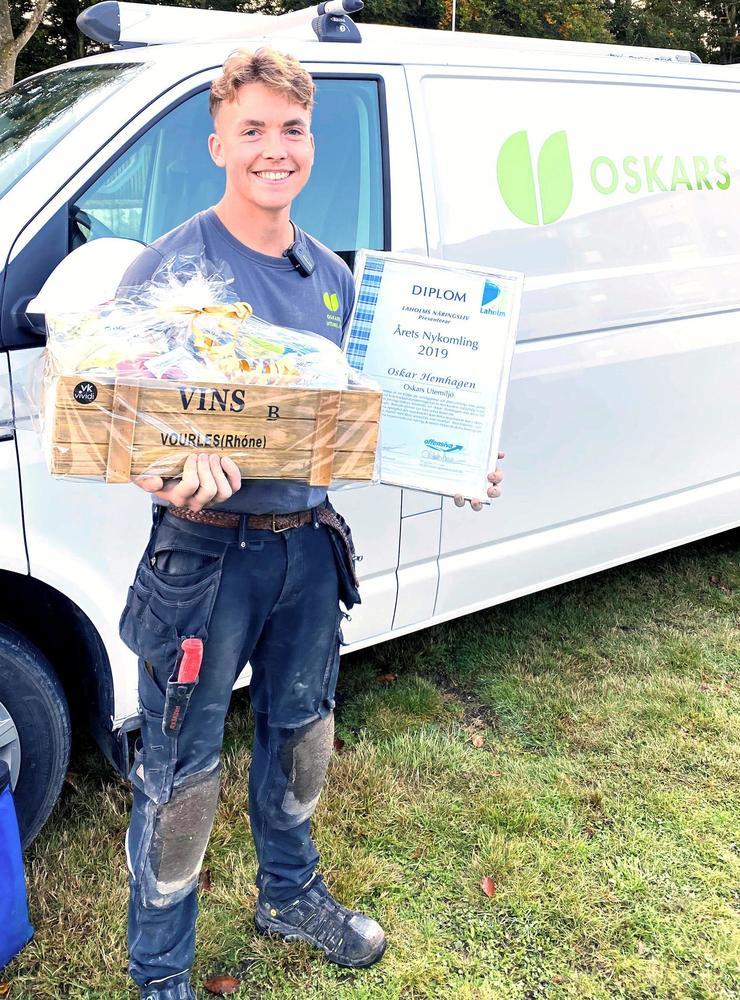 Oskar Hemhagen som driver Oskars utemiljö AB utsågs till Årets nykomling.