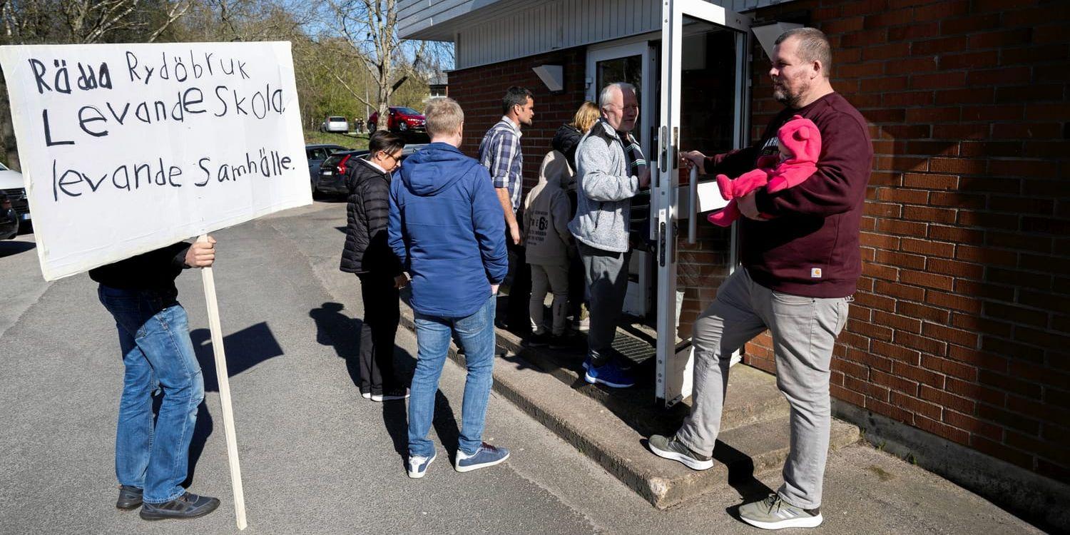 Inför kommunfullmäktige i Hyltebruk i början av maj.