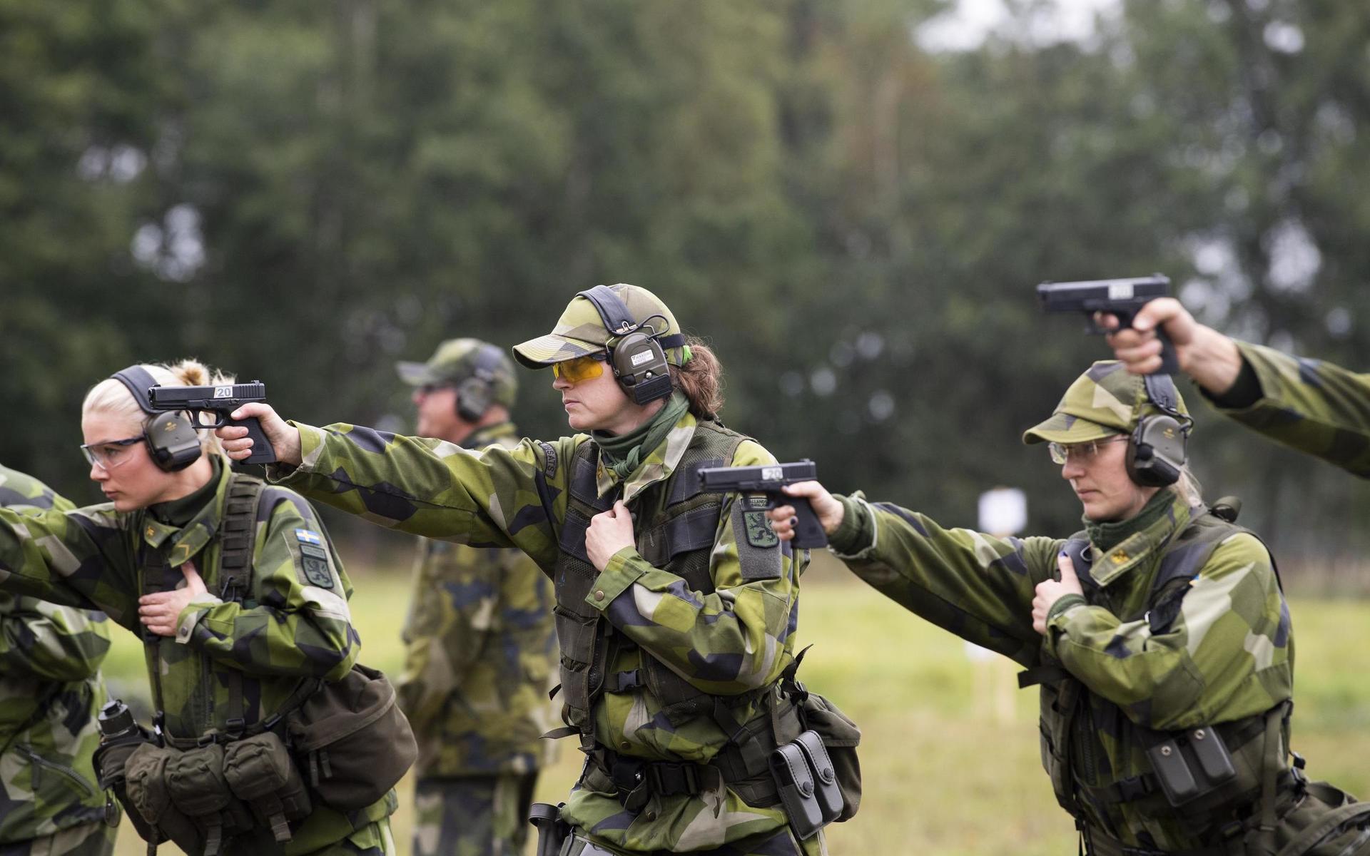 Jenny Bäckman (mitten) menar att Hallandsgruppen gjorde sitt bästa för att genomföra övningarna på ett så bra sätt som möjligt.