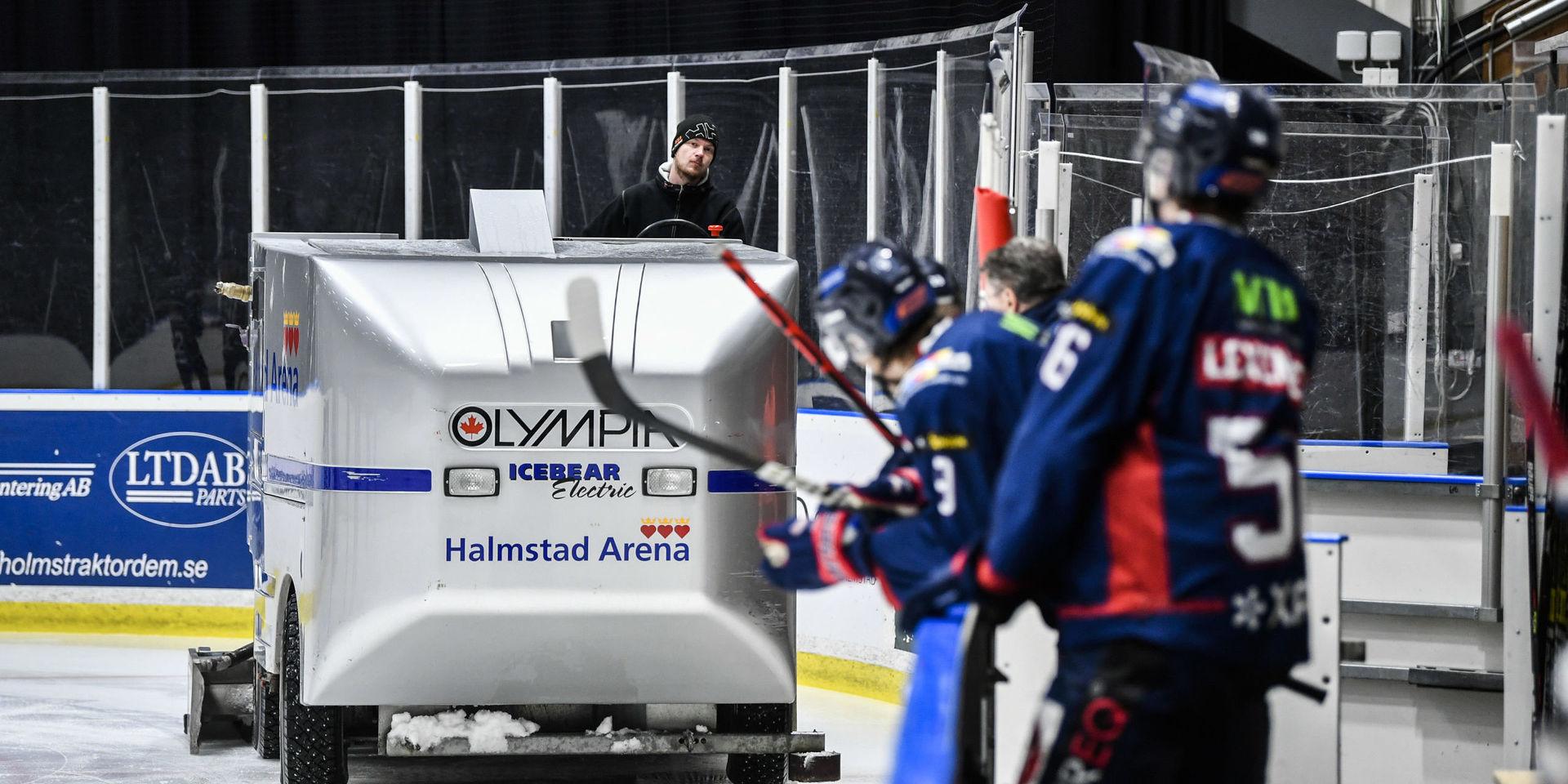 Det var problem med isen under flertal matcher i Halmstad Arena i vintras. Nu har kommunen tillsammans med Halmstad Hammers och Svenska Ishockeyförbundet jobbat fram en åtgärdsplan.