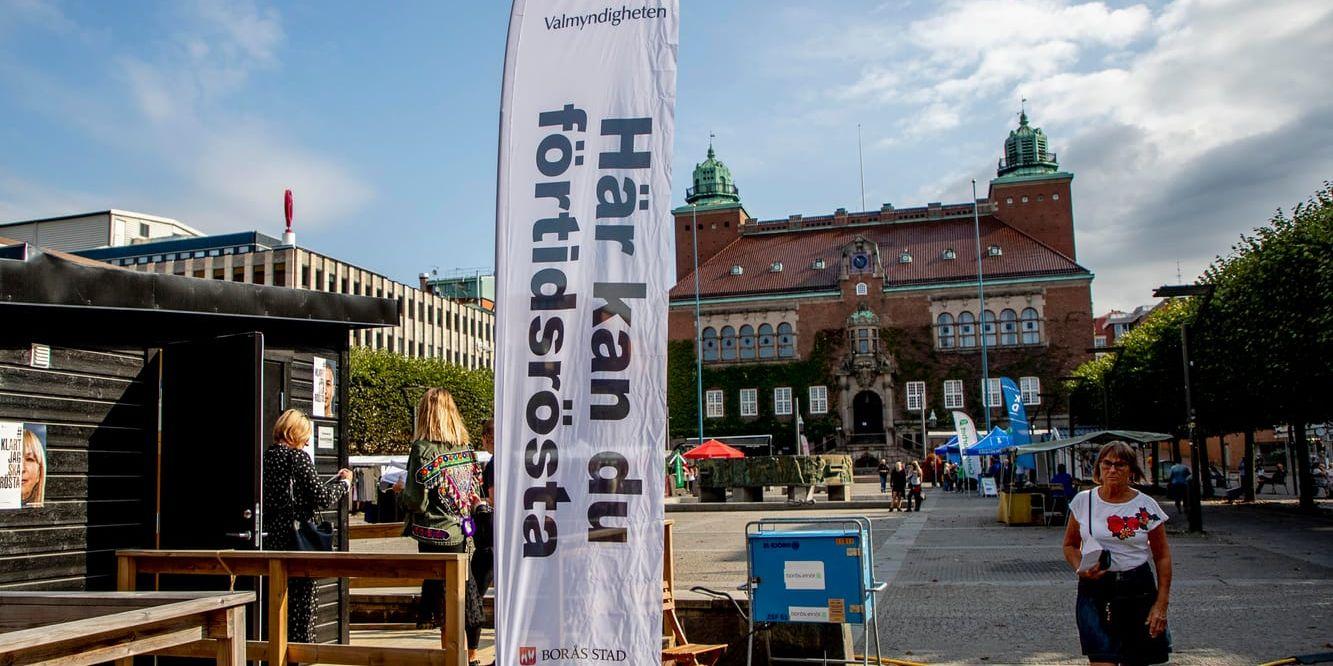 Valmyndigheten på Stora torget i Borås. Boråsarna är de som röstar mest som Sverige som helhet, visar de senaste valen.